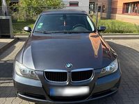 Gebraucht BMW 318 141 PS (103 kW) 2007 Grau Limousine