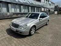Gebraucht Mercedes E220 150 PS (110 kW) 2002 Silber Limousine