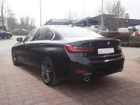 Używany BMW 320 Advantage 184 KM (135 kW) 2020 Czarny Sedan/Limuzyna