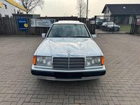 Gebraucht Mercedes E230 136 PS (100 kW) 1990 Weiß Limousine