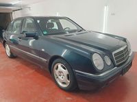 Gebraucht Mercedes E240 170 PS (125 kW) 1998 Blau Limousine