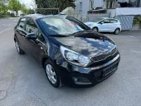 Używany Kia Rio Edition 7 86 KM (63 kW) 2012 Czarny Sedan/Limuzyna