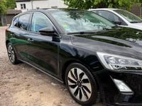 Gebraucht Ford Focus Cool & Connect 125 PS (91 kW) 2018 Schwarz Limousine
