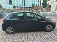 Gebraucht Peugeot 208 83 PS (61 kW) 2019 Schwarz Kleinwagen