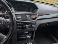 Gebraucht Mercedes E200 Avantgarde 184 PS (135 kW) 2010 Schwarz Limousine