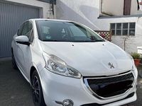 Gebraucht Peugeot 208 68 PS (50 kW) 2014 Weiß Kleinwagen