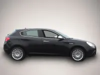 Gebraucht Alfa Romeo Giulietta Super 120 PS (88 kW) 2011 Schwarz Kleinwagen