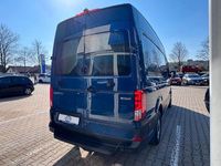 Gebraucht VW Crafter 140 PS (102 kW) 2022 Deep ocean blue Van