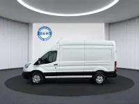 Używany Ford Transit Trend 131 KM (96 kW) 2025 Biały Minivan
