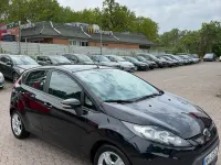 Gebraucht Ford Fiesta 82 PS (60 kW) 2010 Schwarz Limousine