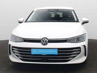 Gebraucht VW Passat Elegance 150 PS (110 kW) 2025 Oryxweiß perlmutteffekt Kombi