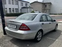 Gebraucht Mercedes C180 143 PS (105 kW) 2003 Brillantsilber  metallicl (metallic) Limousine