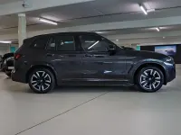 Gebraucht BMW iX3 Shadowline 210 kW (286 PS) 2023 Sophistograu brillanteffekt SUV