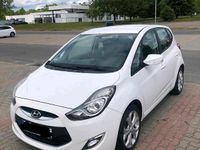 Gebraucht Hyundai ix20 116 PS (85 kW) 2012 Weiß Kleinwagen