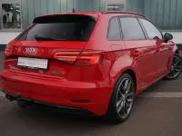 Gebraucht Audi A3 Ambiente 150 PS (110 kW) 2019 Tangorot metallic Limousine