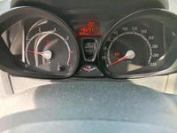 Gebraucht Ford Fiesta 82 PS (60 kW) 2012 Silber Kleinwagen