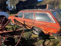 Gebraucht Mercedes 300 88 PS (64 kW) 1982 Rot Kombi