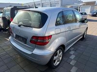 Gebraucht Mercedes B180 109 PS (80 kW) 2008 Silber Van / Kleinbus