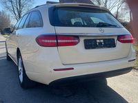 Gebraucht Mercedes E220 194 PS (142 kW) 2017 Beige Limousine