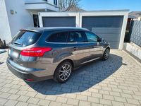 Gebraucht Ford Focus Titanium 125 PS (91 kW) 2015 Grau Kombi