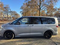 Gebraucht VW Multivan Style 150 PS (110 kW) 2024 Silber Van