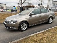Gebraucht VW Passat Comfortline 140 PS (102 kW) 2012 Grau Limousine