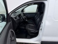 Second-hand Renault Express 95 CP (69 kW) 2021 Alb Monovolum