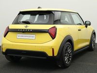 Second-hand Mini Cooper Classic 156 CP (114 kW) 2024 Galben Hatchback