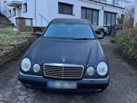 Gebraucht Mercedes E320 Avantgarde 220 PS (161 kW) 1996 Schwarz Limousine