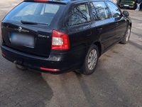 Gebraucht Skoda Octavia Ambiente 102 PS (75 kW) 2009 Schwarz Kombi