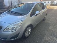 Gebraucht Opel Meriva 120 PS (88 kW) 2012 Silber Van / Kleinbus