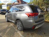 Gebraucht Mitsubishi Outlander Active 150 PS (110 kW) 2019 Platinumgrau SUV