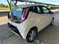 Gebraucht Toyota Aygo X-play 69 PS (50 kW) 2016 Weiß Kleinwagen