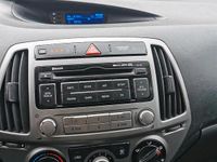 Gebraucht Hyundai i20 86 PS (63 kW) 2014 Grau Kleinwagen