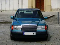 Gebraucht Mercedes E230 133 PS (97 kW) 1992 Andere farben Limousine