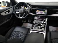 Gebraucht Audi Q8 Ambiente 462 PS (339 kW) 2022 Sakhirgold (metallic) SUV