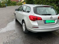 Gebraucht Opel Astra 110 PS (80 kW) 2014 Silber Kombi