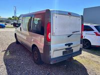Second-hand Opel Vivaro 90 CP (66 kW) 2006 Argintiu Monovolum
