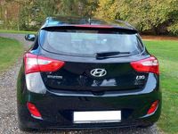 Gebraucht Hyundai i30 Classic 101 PS (74 kW) 2016 Schwarz Limousine