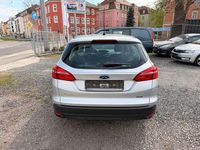 Usado Ford Focus Trend 101 CV (74 kW) 2015 Plateado Familiar