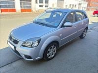 Usata Kia Rio 97 CV (71 kW) 2011 Argento Berlina