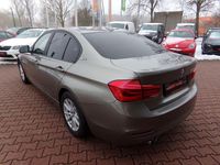 Gebraucht BMW 330e Advantage 184 PS (135 kW) 2017 Silber Limousine