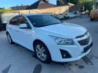 Gebraucht Chevrolet Cruze LTZ 140 PS (102 kW) 2012 Schneeweiss/summitwhite/arctic Kleinwagen