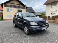 Gebraucht Mercedes ML320 218 PS (160 kW) 1998 Blau SUV