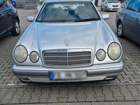 Gebraucht Mercedes E200 136 PS (100 kW) 1998 Silber Limousine