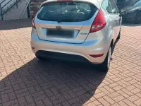 Gebraucht Ford Fiesta Trend 60 PS (44 kW) 2011 Silber Limousine