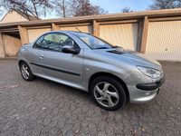 Gebraucht Peugeot 206 CC 109 PS (80 kW) 2001 Silber Cabrio