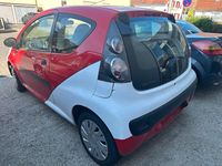 Second-hand Citroën C1 68 CP (50 kW) 2007 Roșu Hatchback