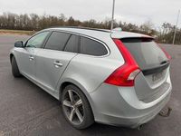 Gebraucht Volvo V60 Momentum 190 PS (139 kW) 2016 Silber Kombi