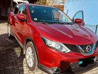 Gebraucht Nissan Qashqai Acenta 131 PS (96 kW) 2016 Rot SUV